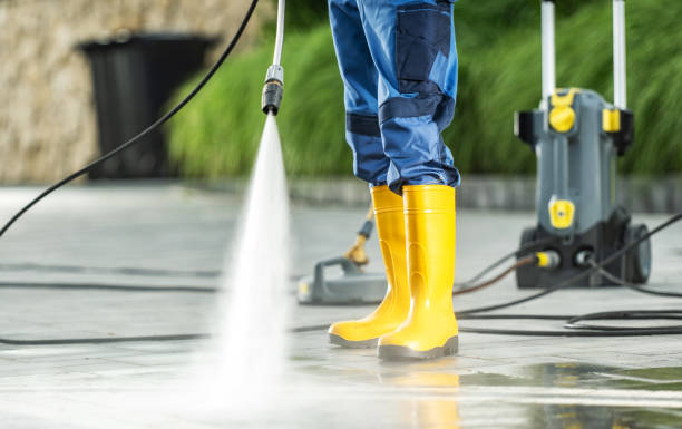 Why Choose Our Certified Pressure Washing Experts for Your Project Needs in Cloverleaf, TX?